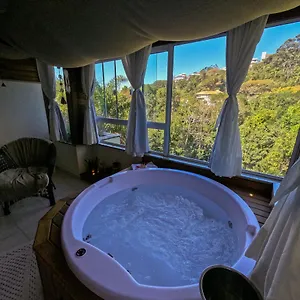 Bombinhas Guest House Inn